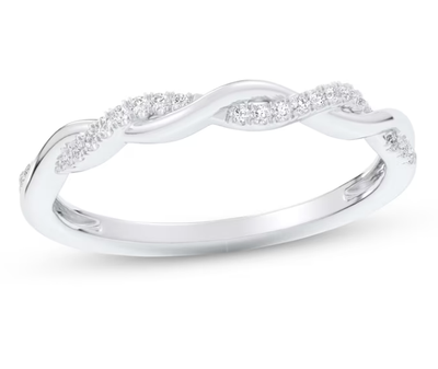 Symbolizing wisdom, sincerity, and bravery, blue topaz is said to have temperature-cooling properties that soothe intense moods.