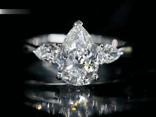 Aureline-Jewelry 1.5 Carat Teardrop Three Stone Pear Lab Diamond Ring 18K Gold