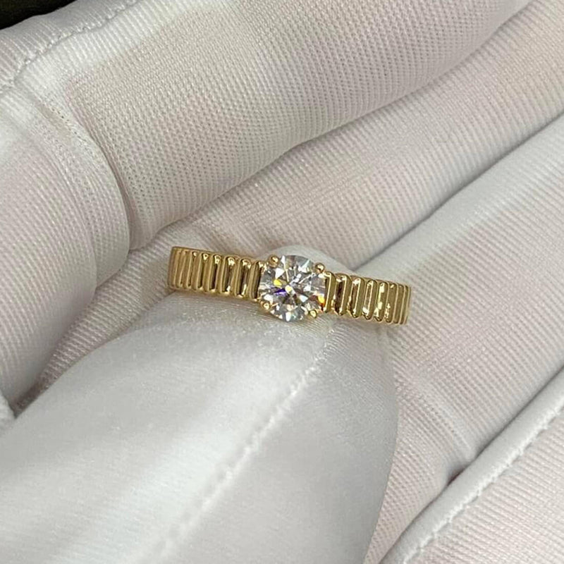 Aureline-Jewelry Vintage Engagement Ring Round Lab Diamond Solitaire Ring Prong Set Anniversary Unique Ring Hand Ribbed