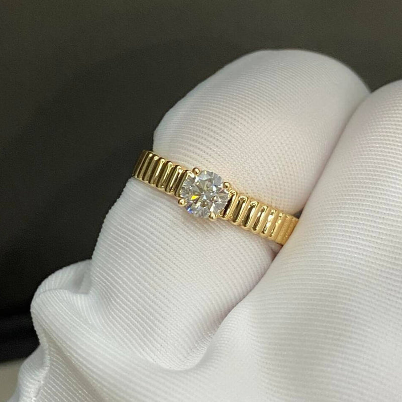 Aureline-Jewelry Vintage Engagement Ring Round Lab Diamond Solitaire Ring Prong Set Anniversary Unique Ring Hand Ribbed