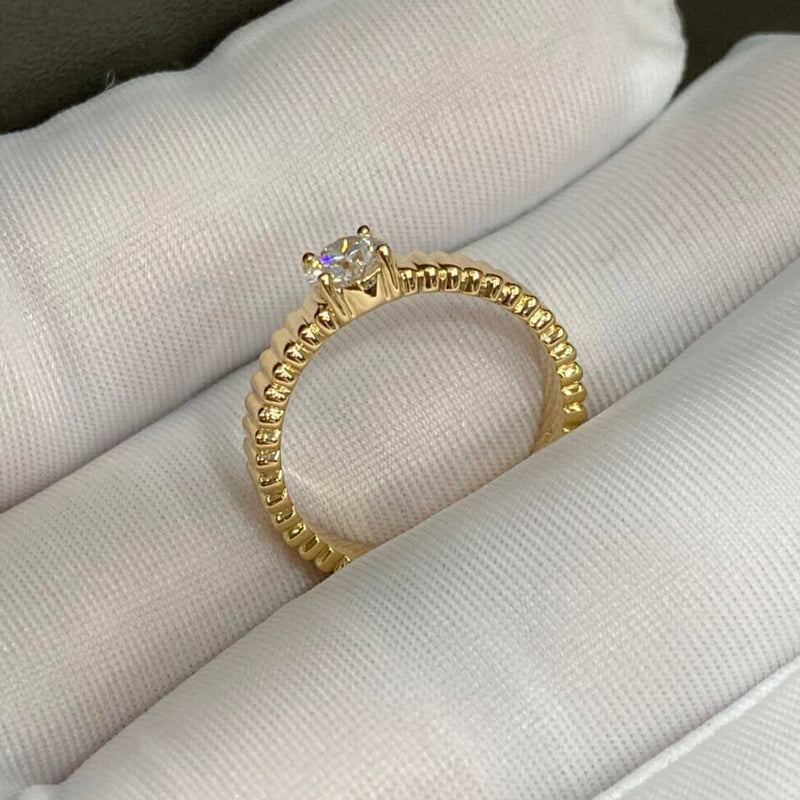 Aureline-Jewelry Vintage Engagement Ring Round Lab Diamond Solitaire Ring Prong Set Anniversary Unique Ring Hand Ribbed